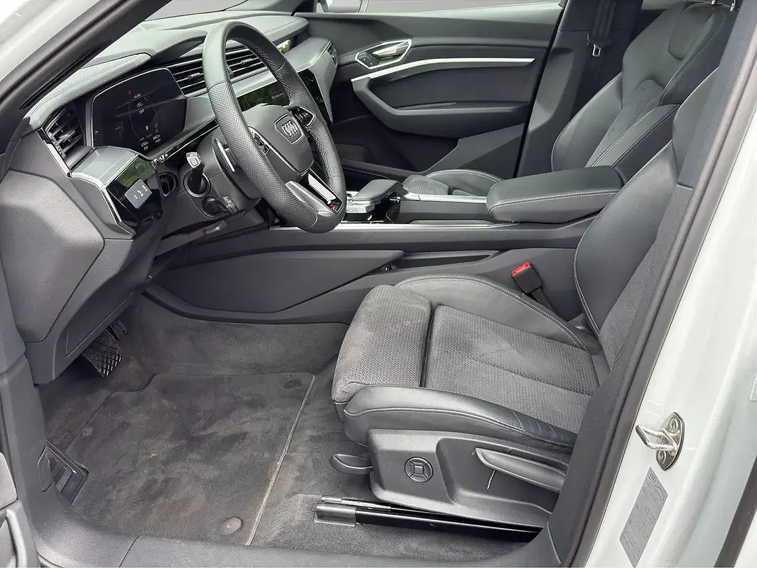 Audi e-tron 55 quattro S line - Thumbnail 8