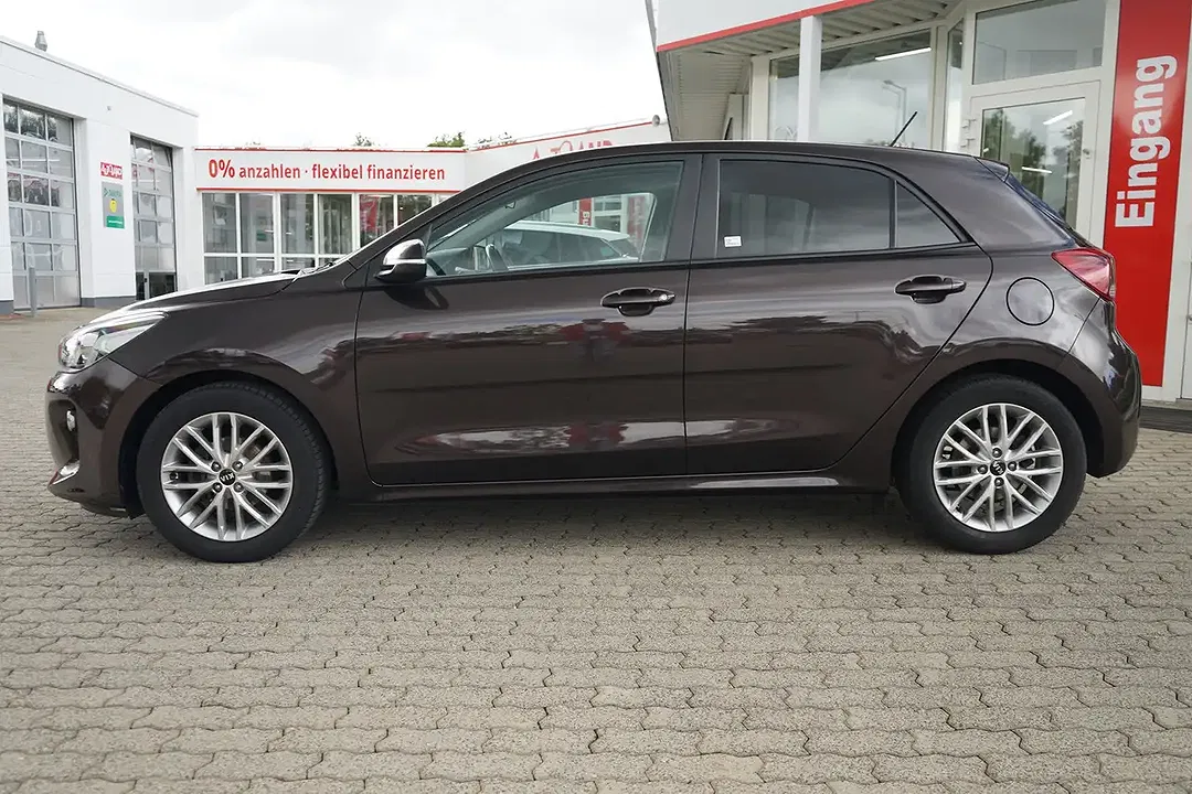 Kia Rio 1.2 Dream Team - Thumbnail 3