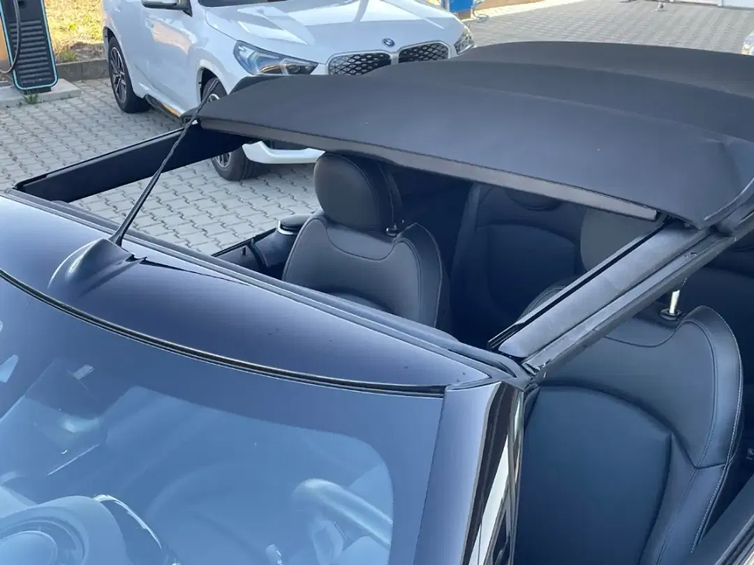 MINI Cooper Cabrio - Thumbnail 13