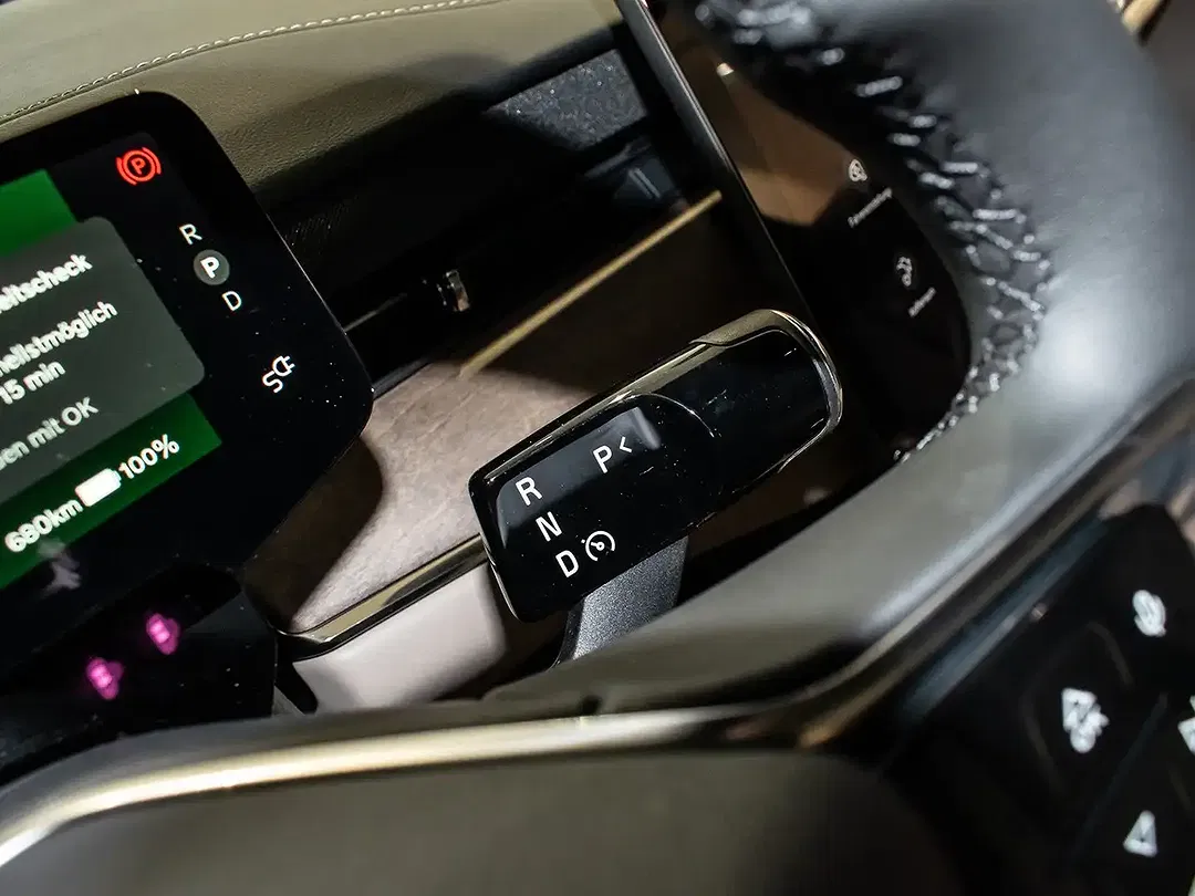 Volvo ES90 Single Motor Extended Range Ultra - Thumbnail 11
