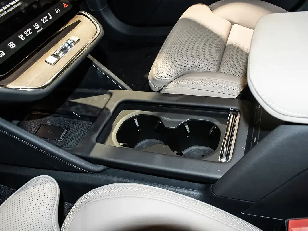 Volvo ES90 Single Motor Extended Range Ultra - Thumbnail 12