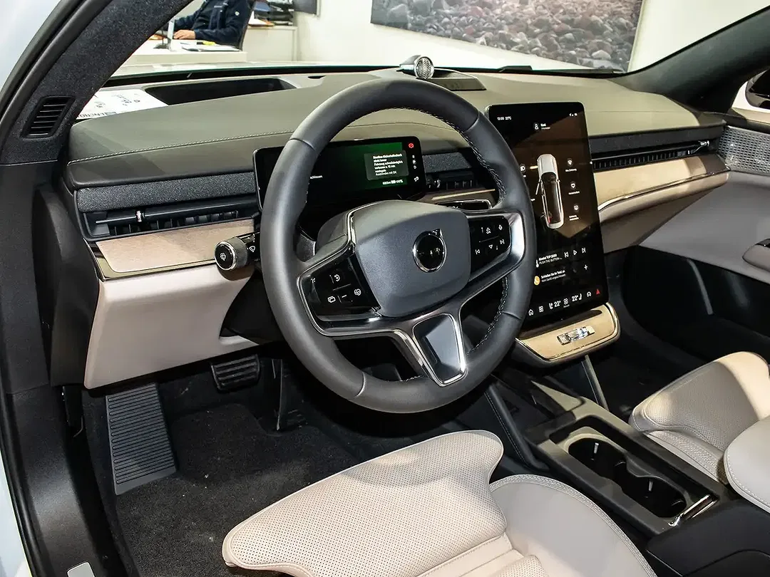 Volvo ES90 Single Motor Extended Range Ultra - Thumbnail 8
