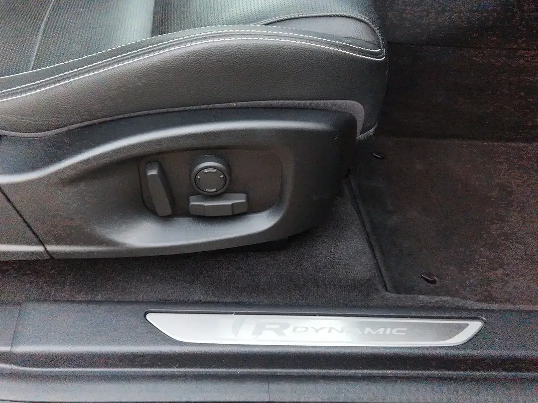 Jaguar E-Pace P300 4x4 R-Dynamic Black - Thumbnail 15