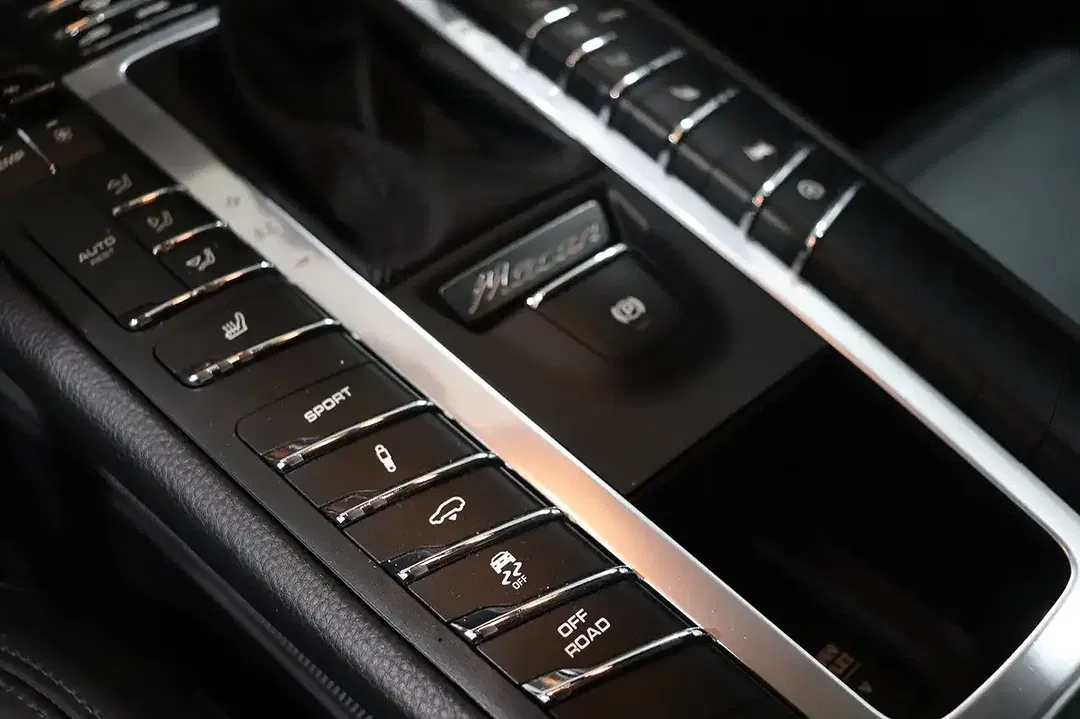 Porsche Macan - Thumbnail 8