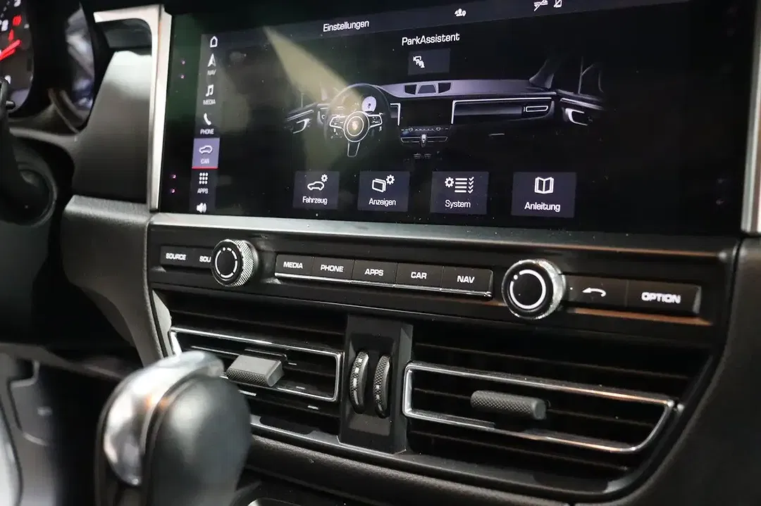 Porsche Macan - Thumbnail 10