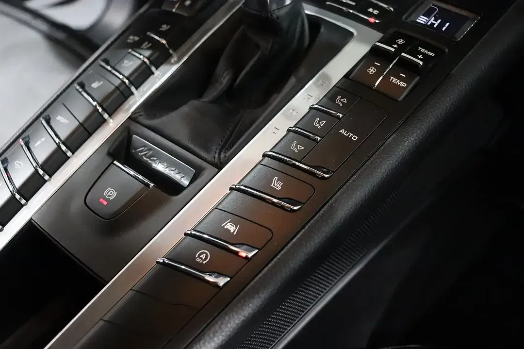 Porsche Macan - Thumbnail 11