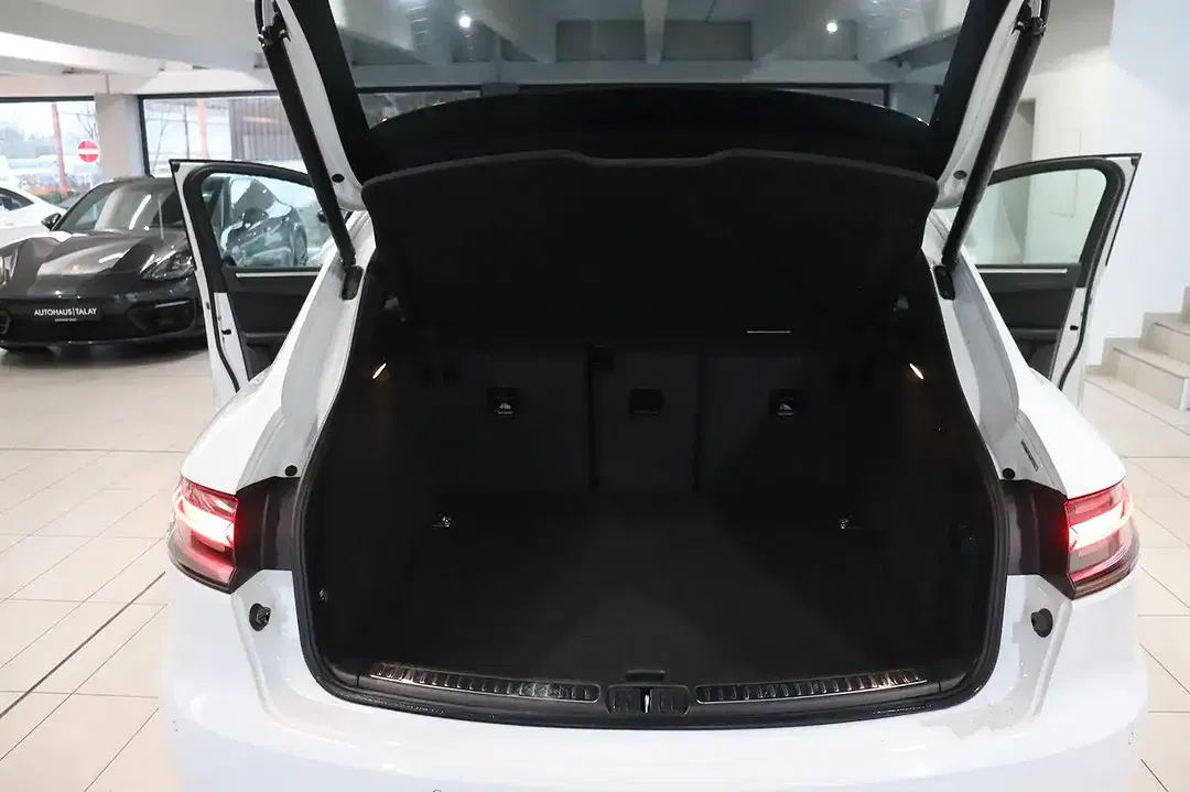 Porsche Macan - Thumbnail 13