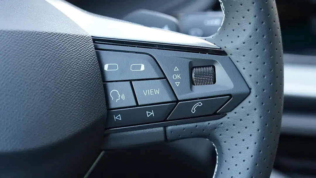 SEAT Arona 1.5 TSI DSG FR - Thumbnail 9