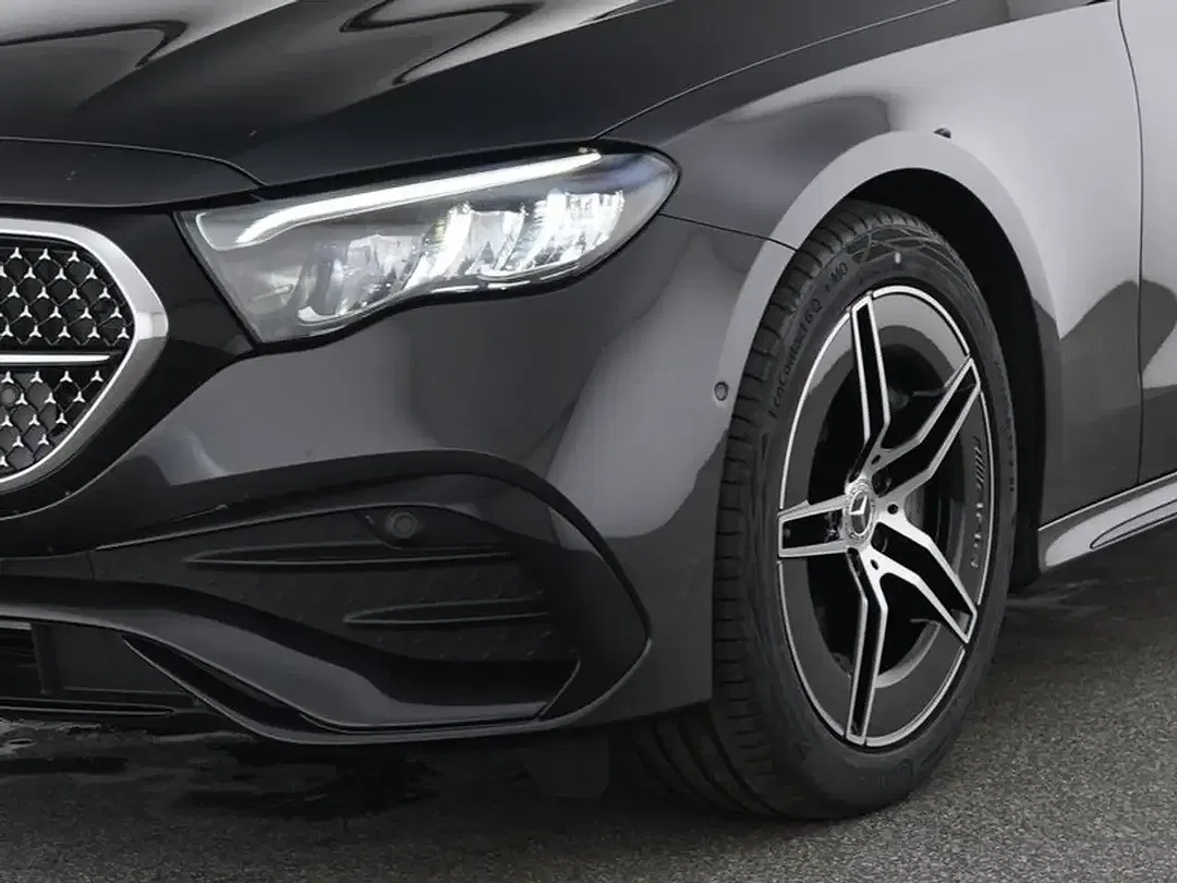 Mercedes-Benz E 220 AMG Night - Thumbnail 3