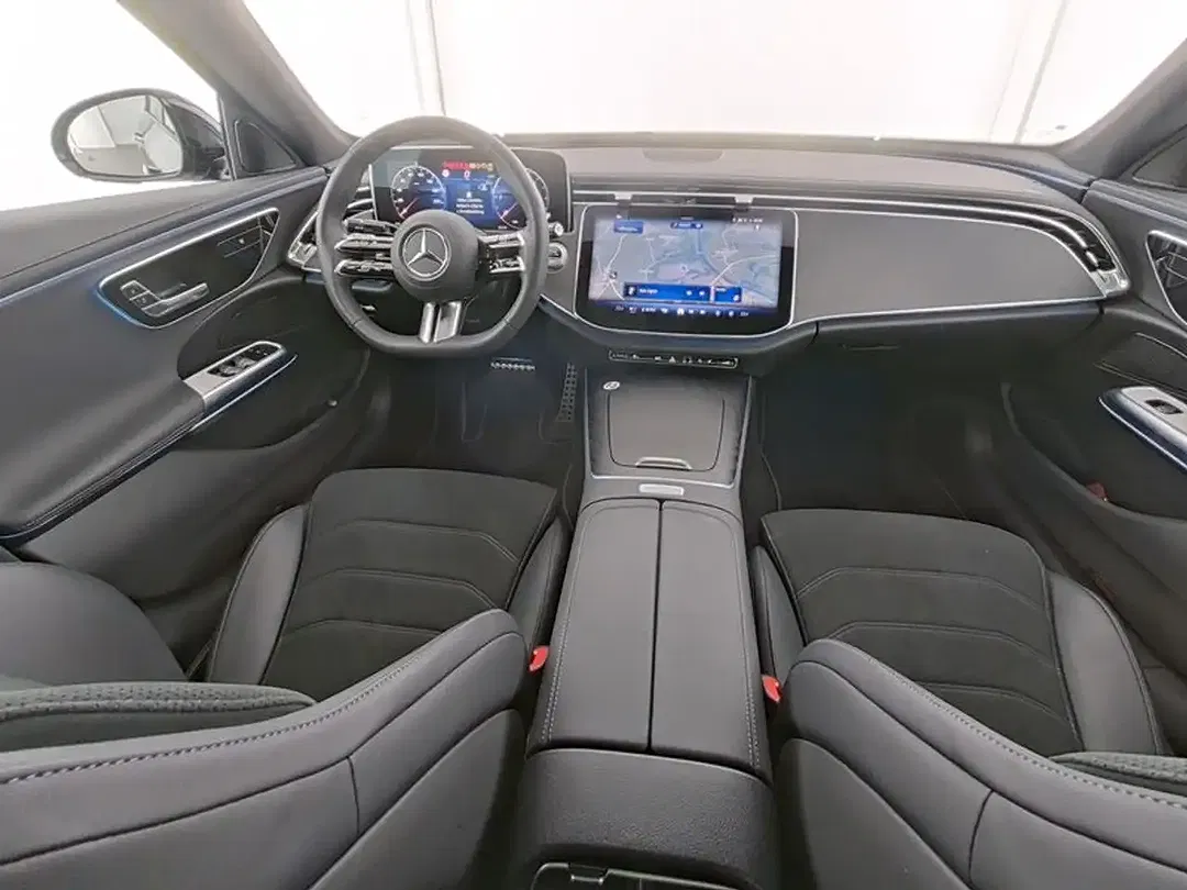 Mercedes-Benz E 220 AMG Night - Thumbnail 5
