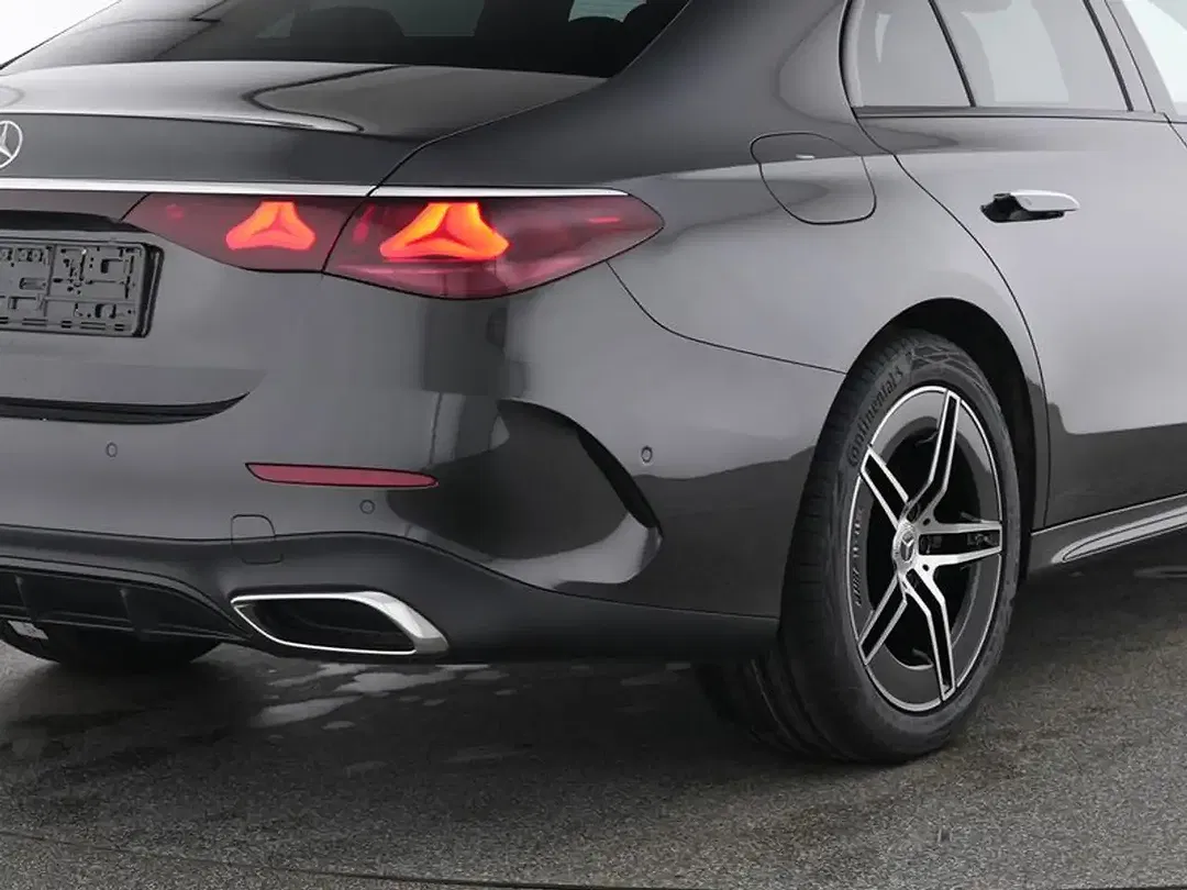 Mercedes-Benz E 220 AMG Night - Thumbnail 9
