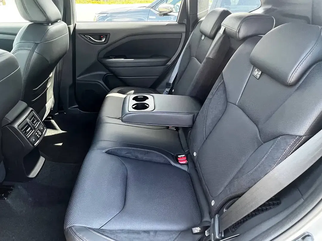 Subaru Forester 2.0 Hybrid Platinum - Thumbnail 12