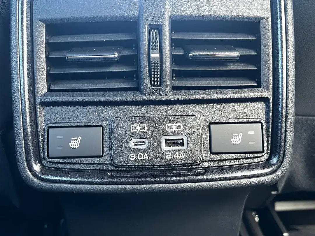 Subaru Forester 2.0 Hybrid Platinum - Thumbnail 13