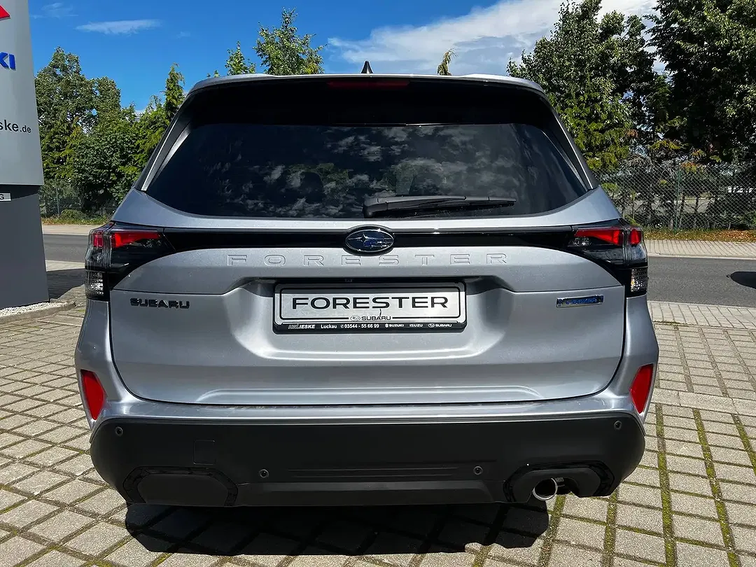 Subaru Forester 2.0 Hybrid Platinum - Thumbnail 3