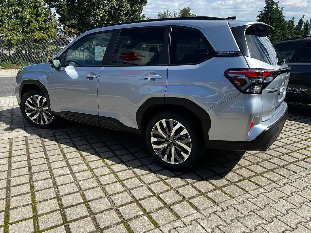 Subaru Forester 2.0 Hybrid Platinum - Thumbnail 7
