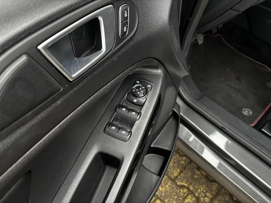 Ford EcoSport ST-Line - Thumbnail 11