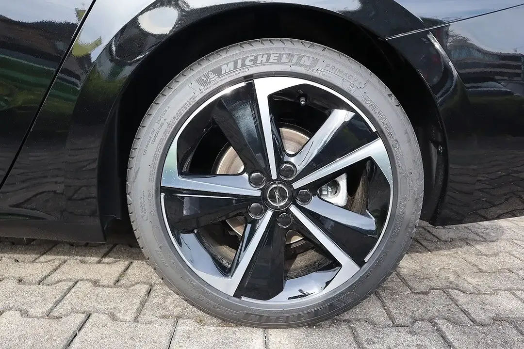 Opel Astra 1.2 GS Matrix LED - Thumbnail 4