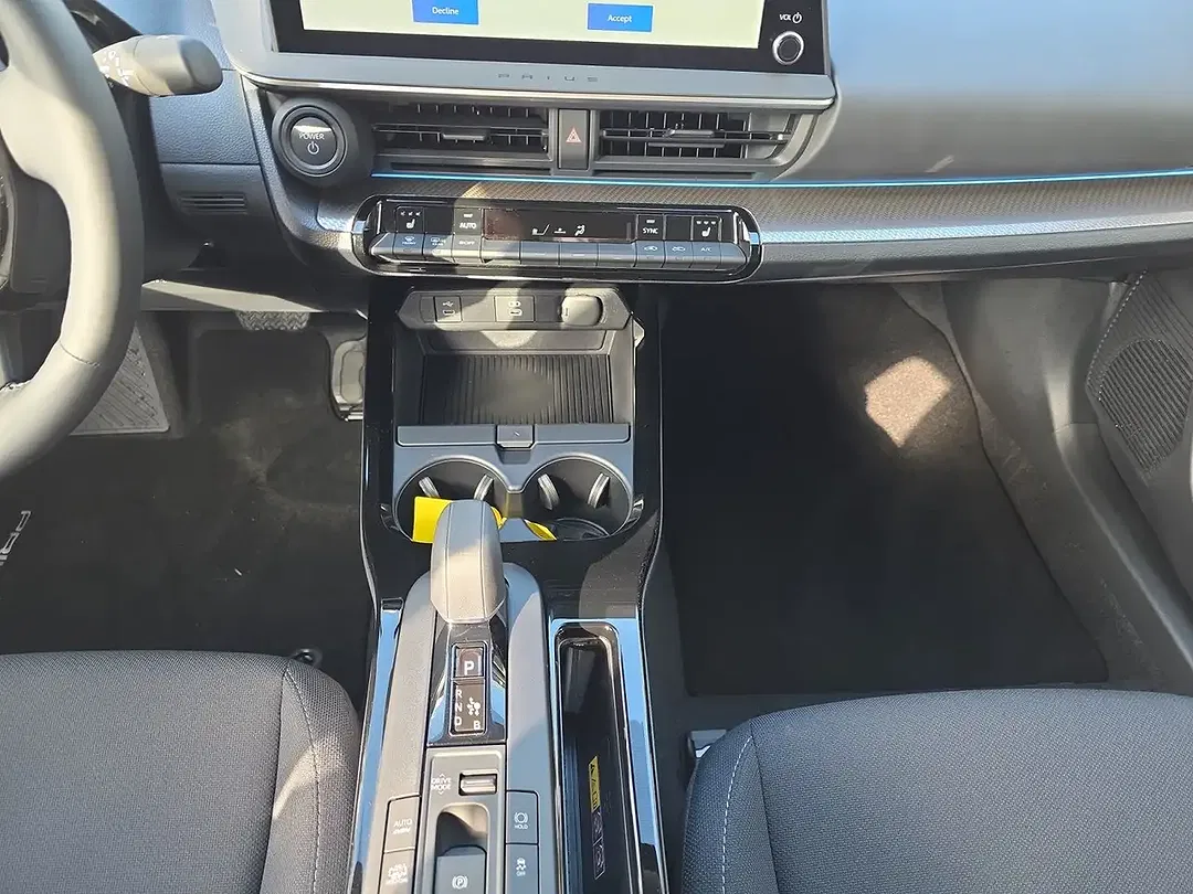 Toyota Prius Executive - Thumbnail 11