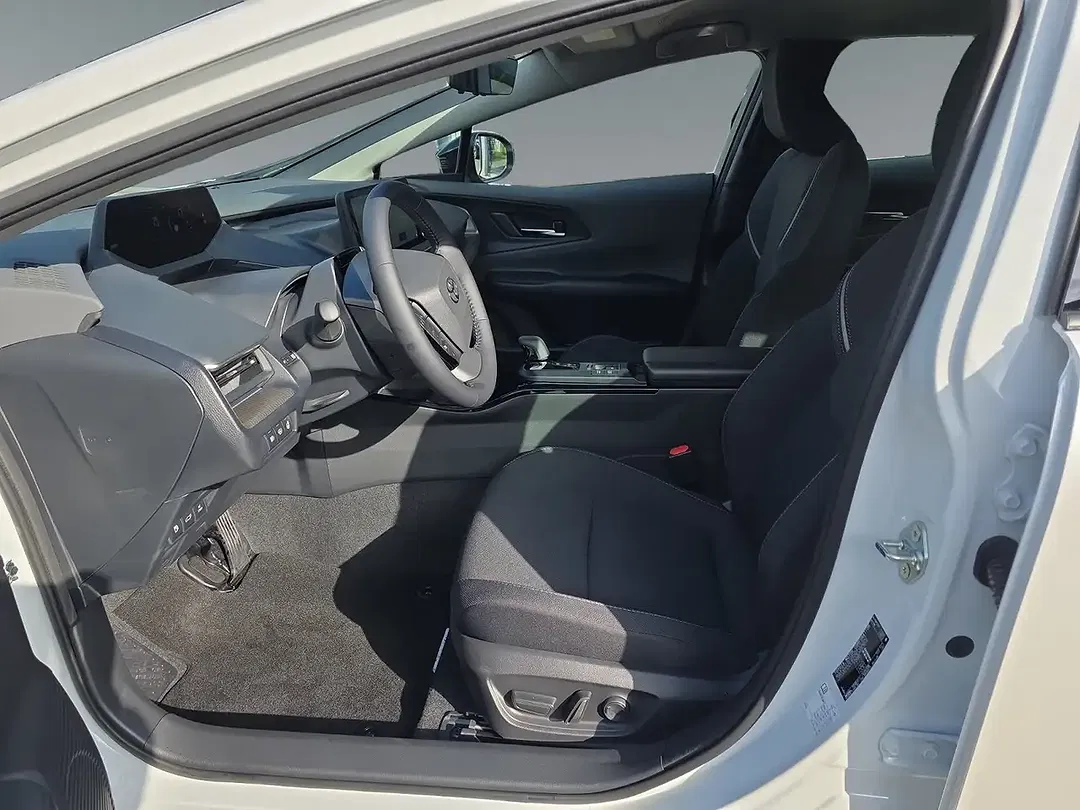 Toyota Prius Executive - Thumbnail 9