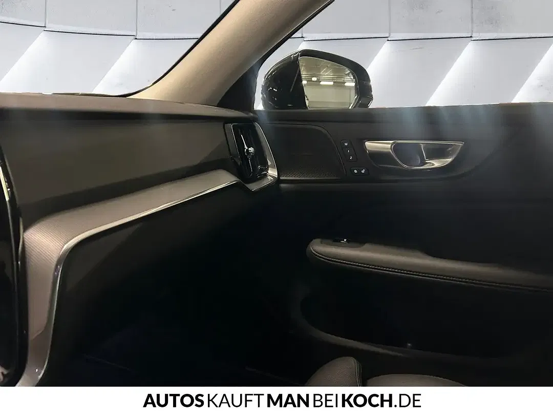 Volvo V60 B4 Plus Dark - Thumbnail 7