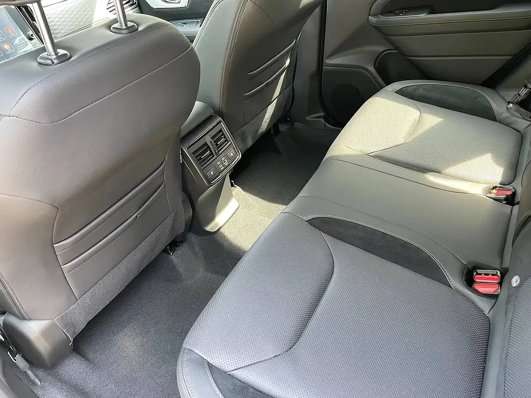 Subaru Forester AWD Platinum - Thumbnail 11