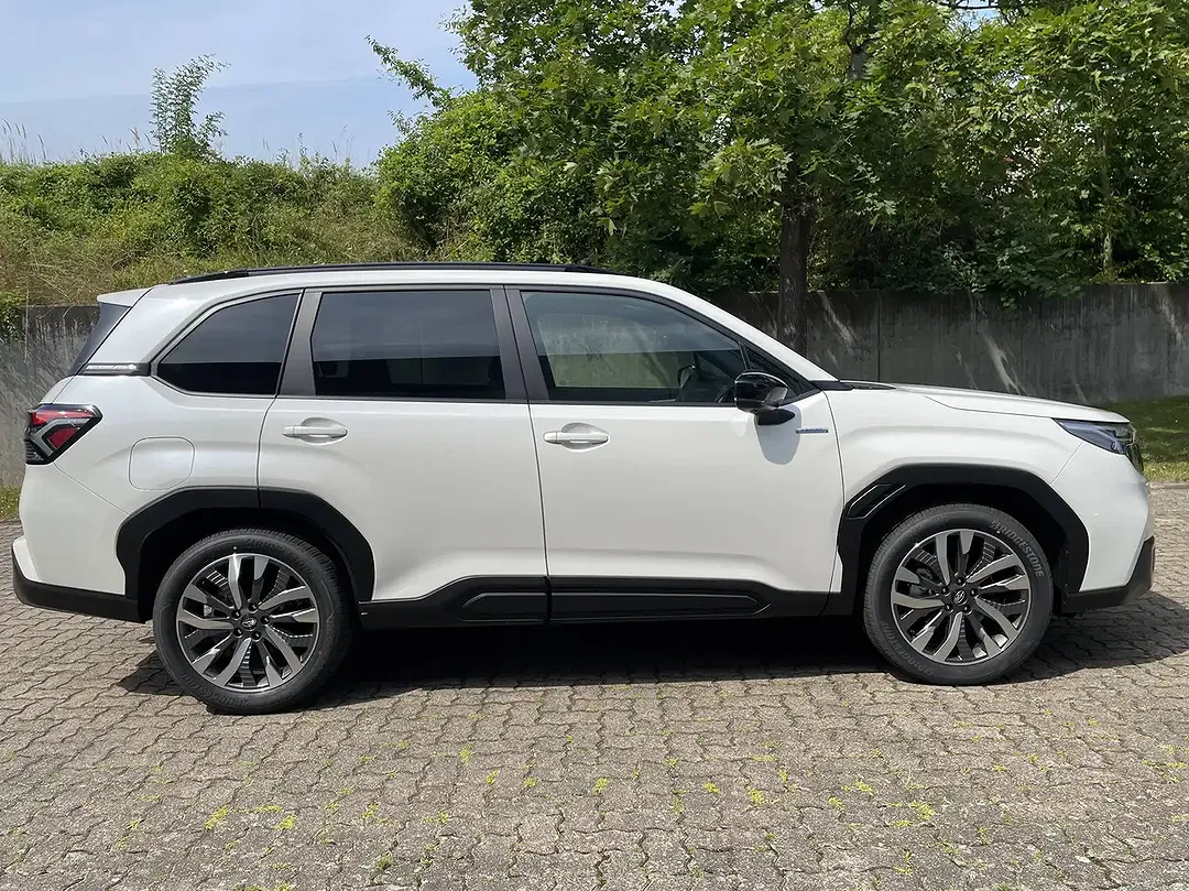 Subaru Forester AWD Platinum - Thumbnail 3