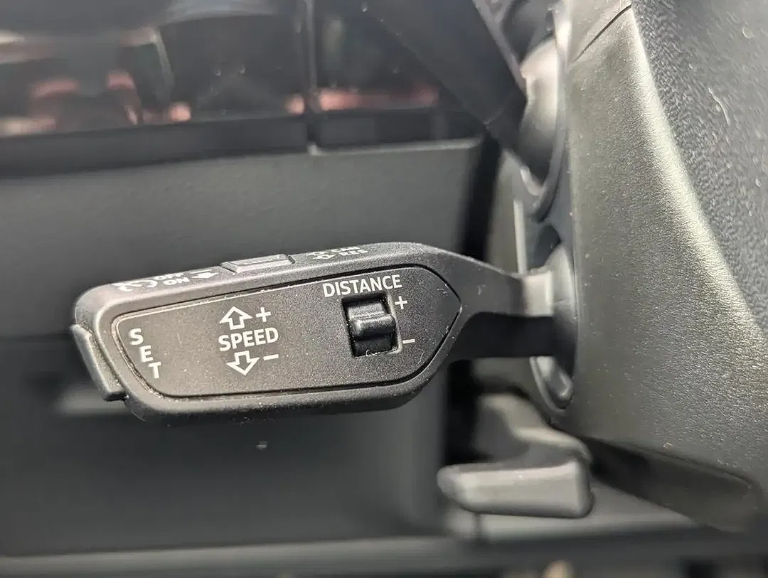 Audi Q8 e-tron S line - Thumbnail 6