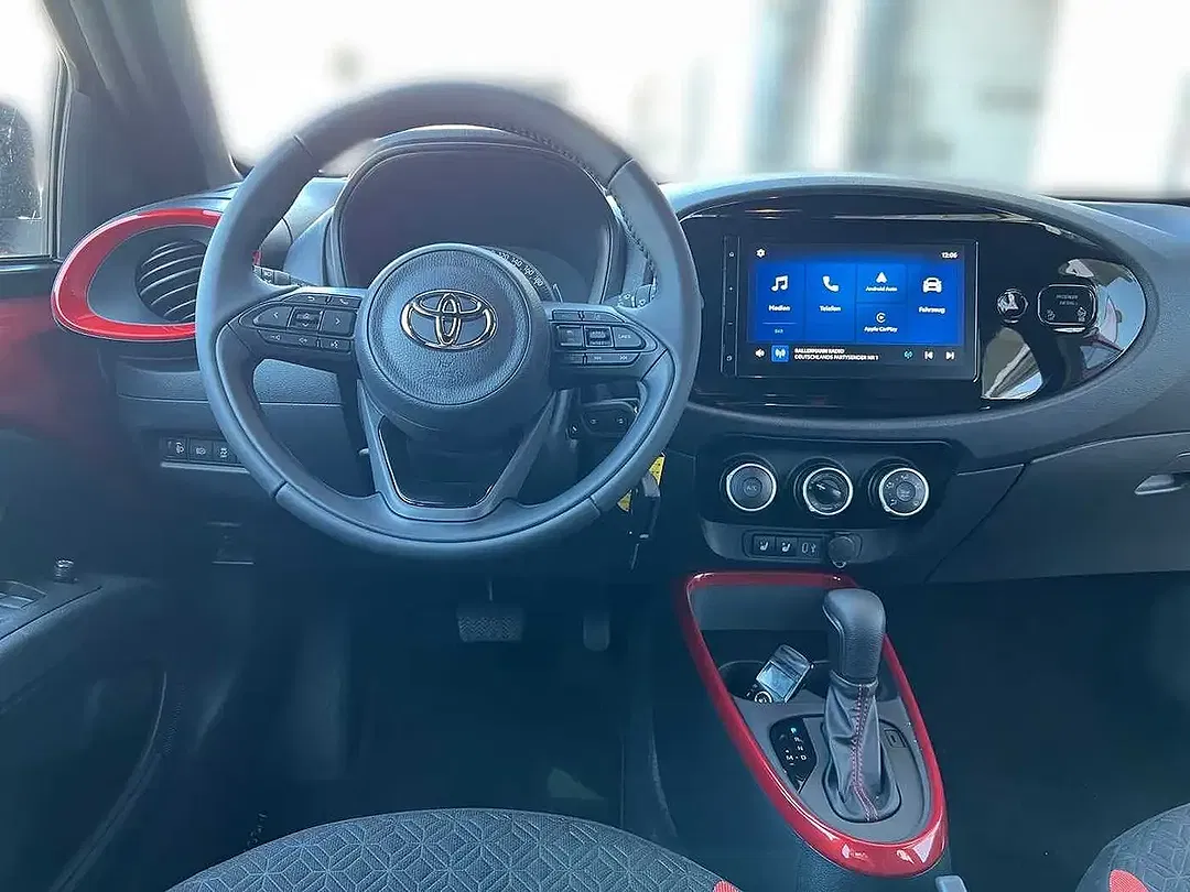 Toyota Aygo X AUT Teamplayer - Thumbnail 9
