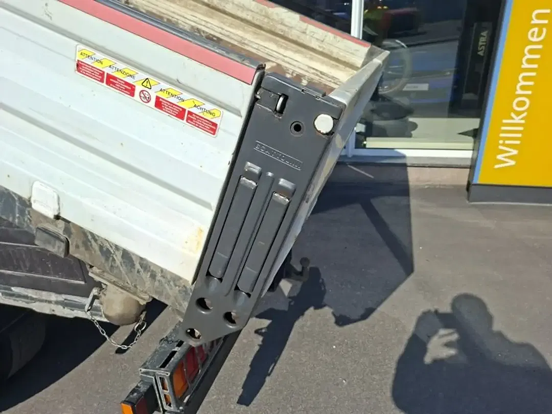 Mitsubishi Canter - Thumbnail 19