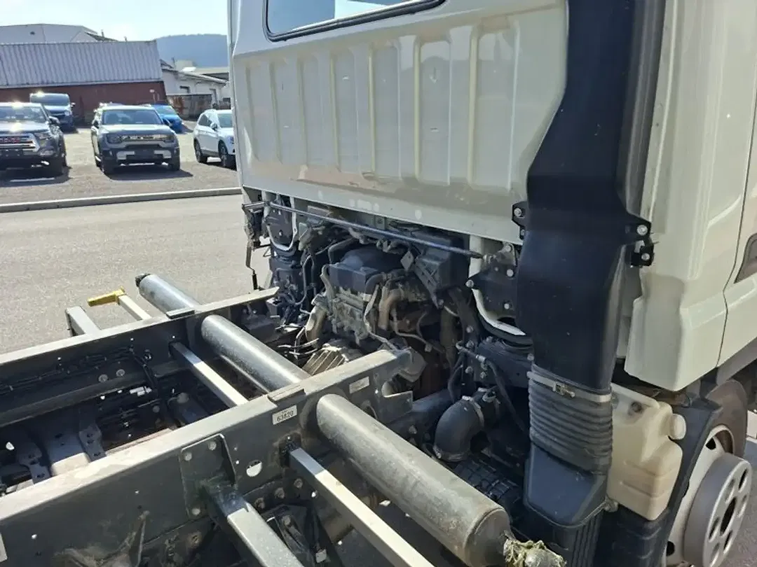 Mitsubishi Canter - Thumbnail 23