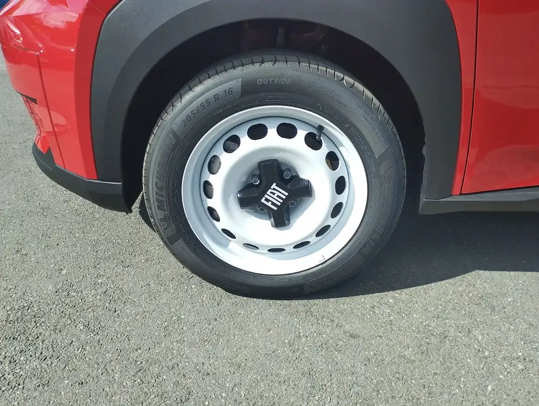 Fiat Grande Panda RED - Thumbnail 9