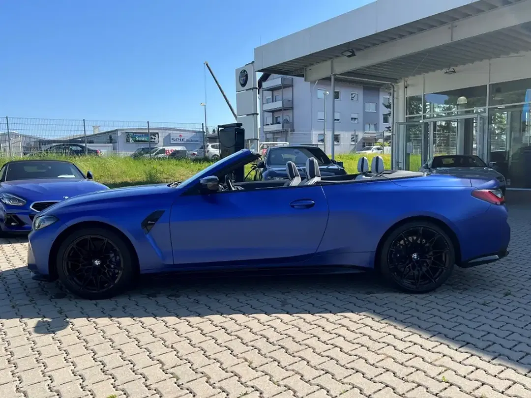 BMW M4 Competition Convertible - Thumbnail 3