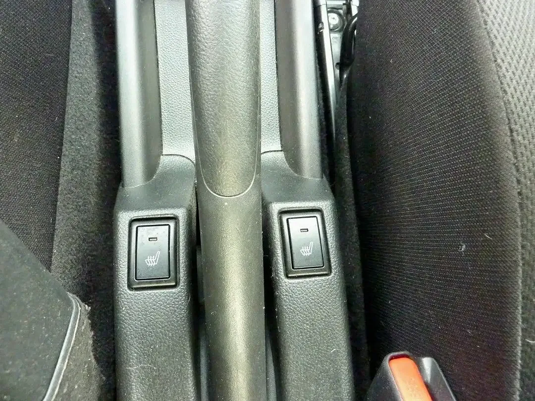 Suzuki Swift Hybrid Comfort - Thumbnail 11