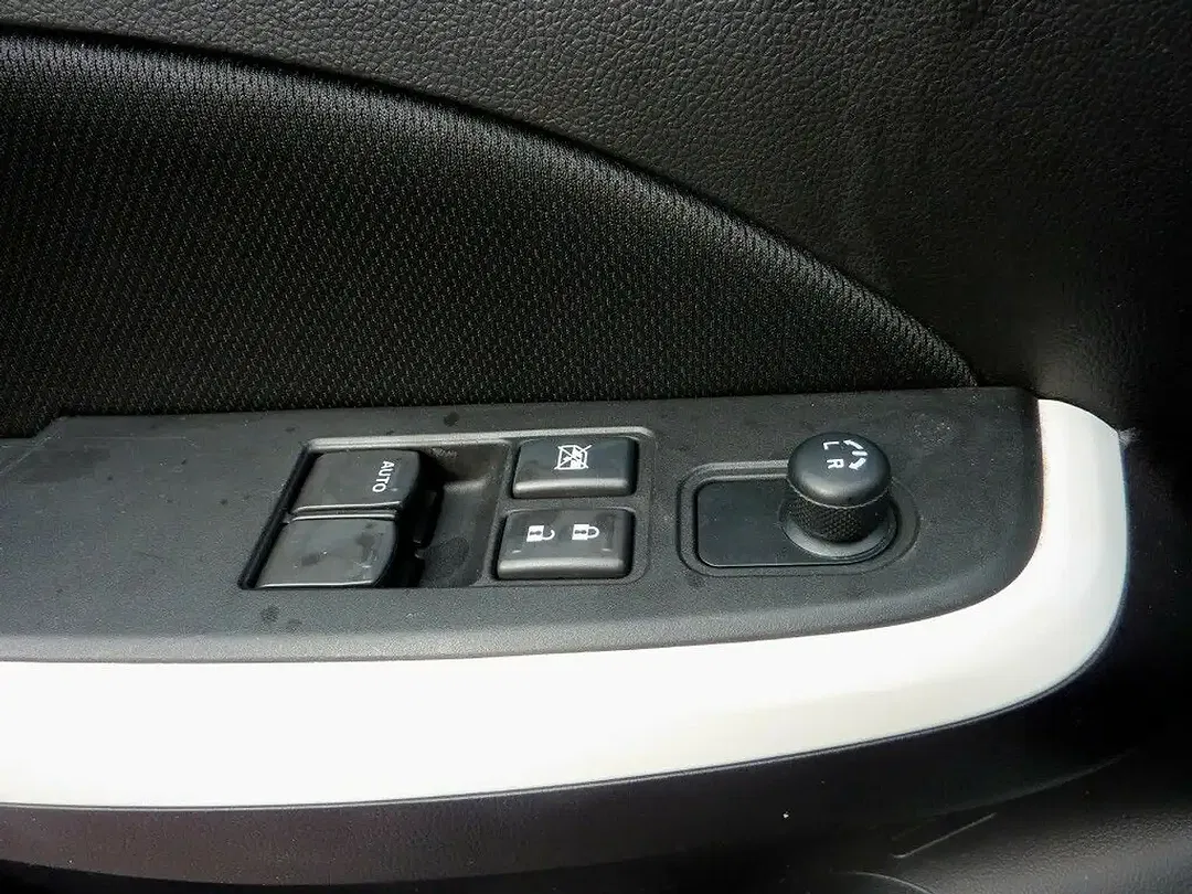 Suzuki Swift Hybrid Comfort - Thumbnail 14