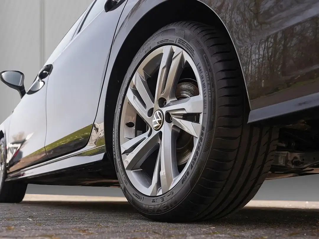 Volkswagen Golf Variant 1.5 eTSI DSG R-Line - Thumbnail 5