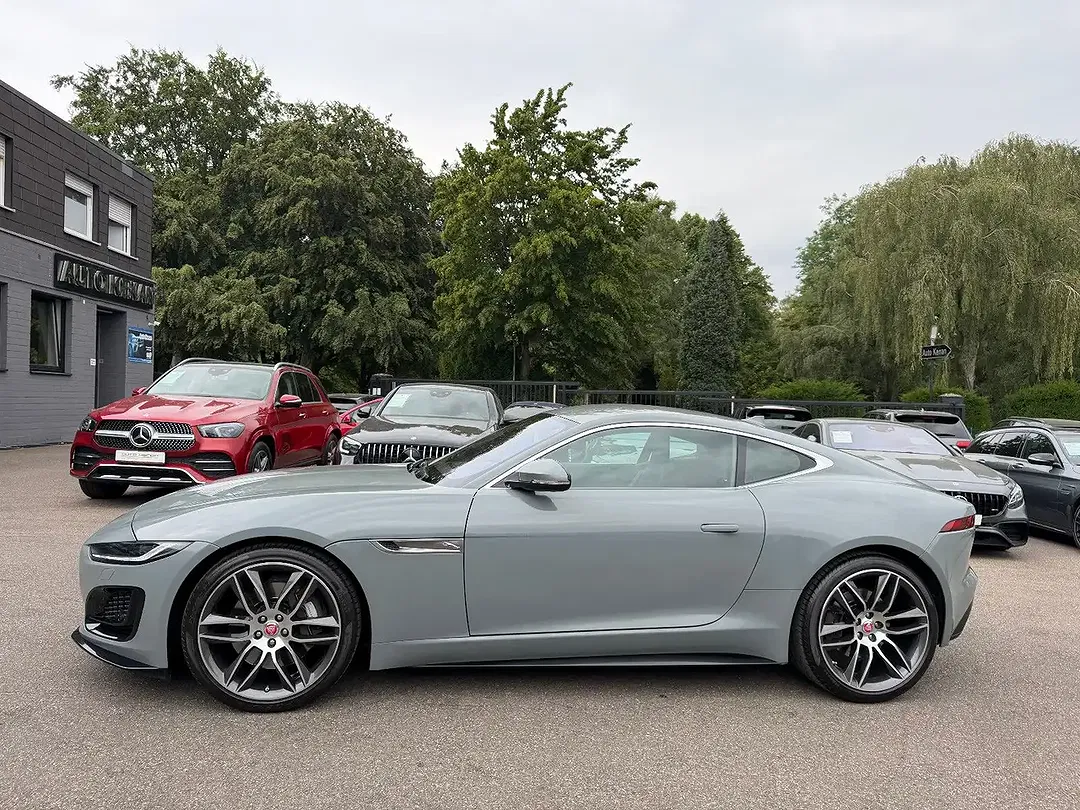Jaguar F-Type P300 R-Dynamic - Thumbnail 10