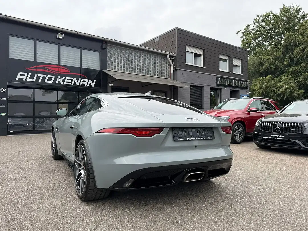 Jaguar F-Type P300 R-Dynamic - Thumbnail 14