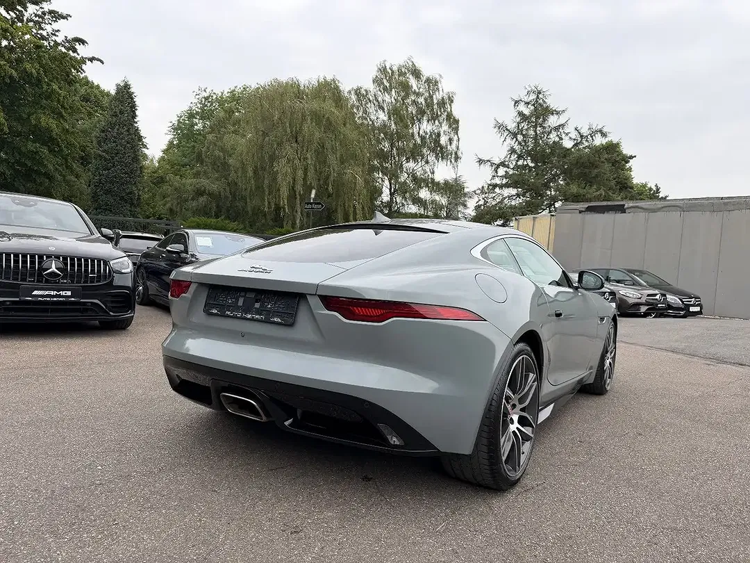 Jaguar F-Type P300 R-Dynamic - Thumbnail 6