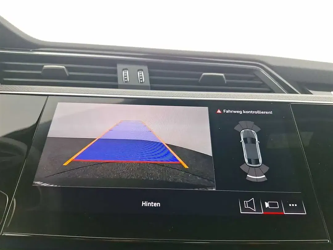 Audi Q8 e-tron 55 quattro Sportback S line - Thumbnail 12