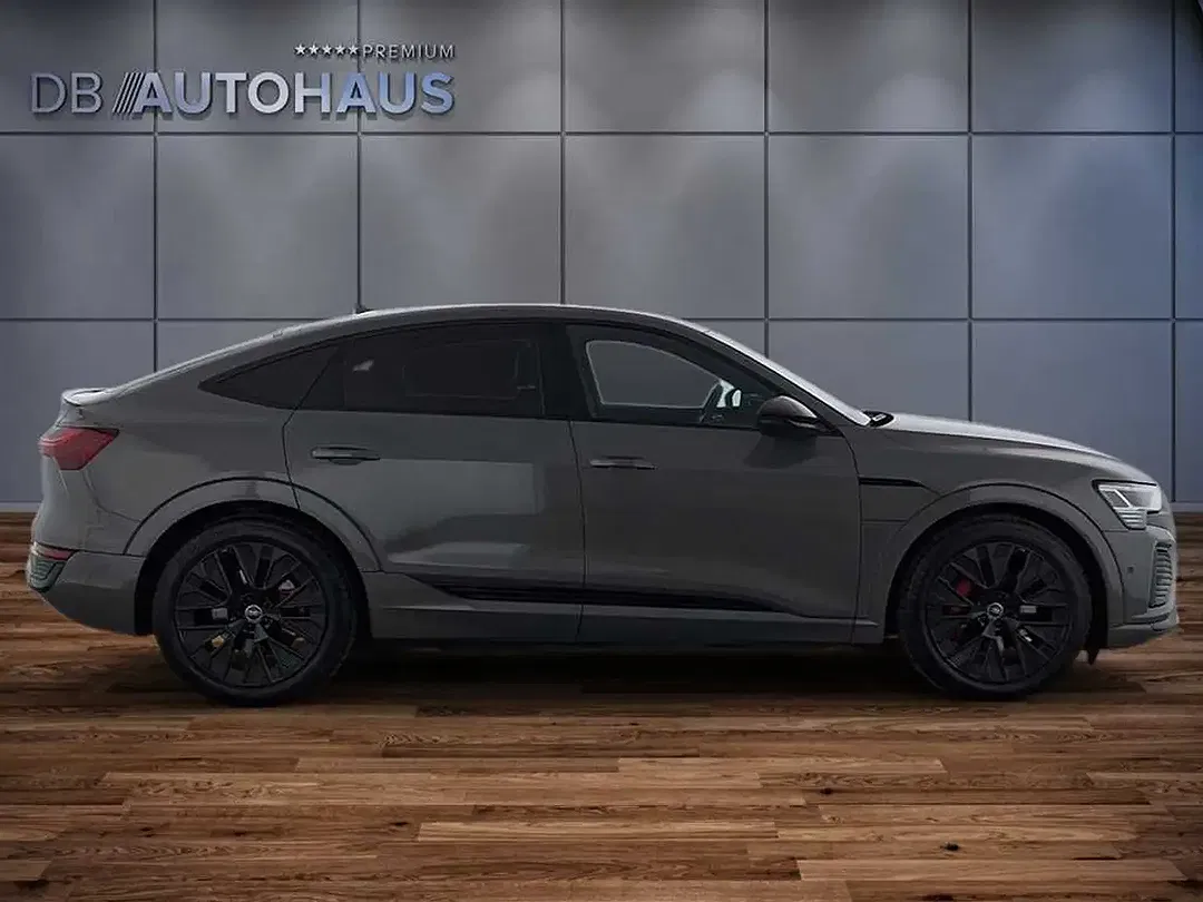 Audi Q8 e-tron 55 quattro Sportback S line - Thumbnail 3