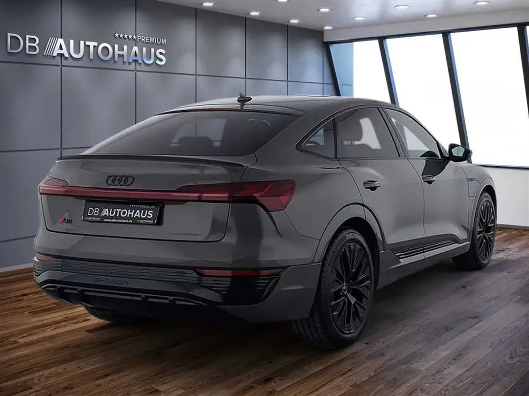 Audi Q8 e-tron 55 quattro Sportback S line - Thumbnail 4