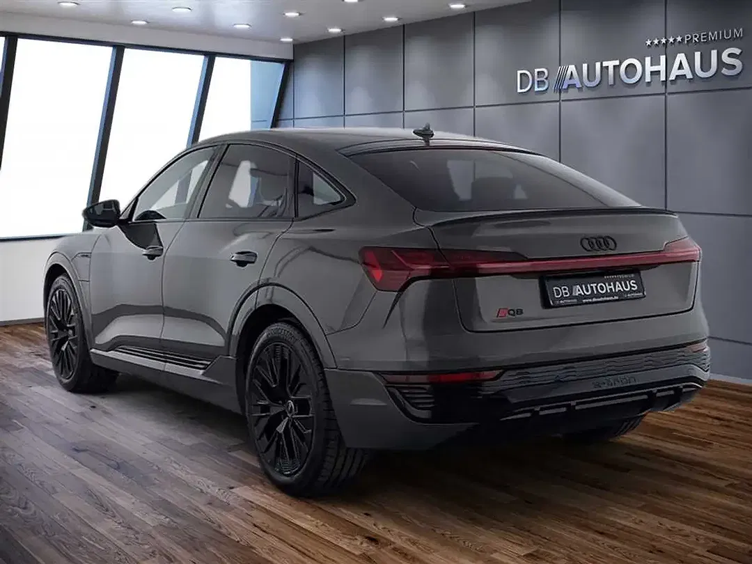 Audi Q8 e-tron 55 quattro Sportback S line - Thumbnail 6