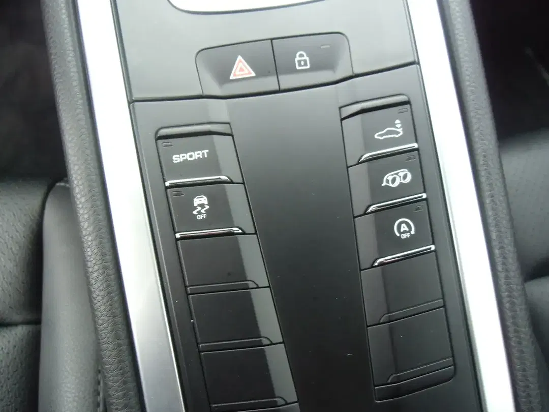 Porsche Cayman Plus - Thumbnail 13