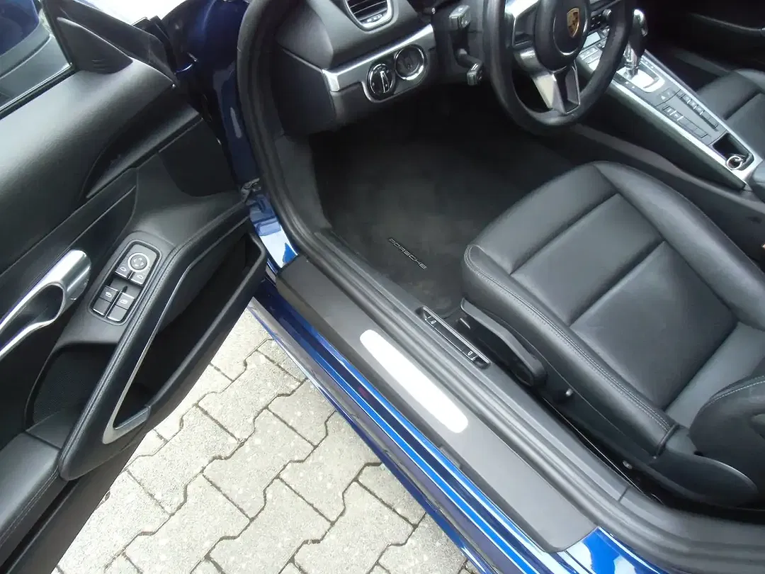 Porsche Cayman Plus - Thumbnail 7