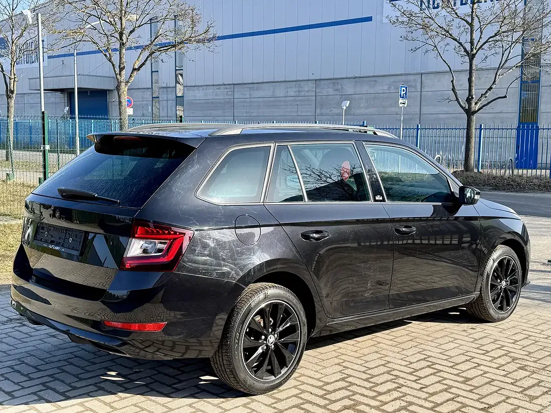 Skoda Fabia Monte Carlo - Thumbnail 4