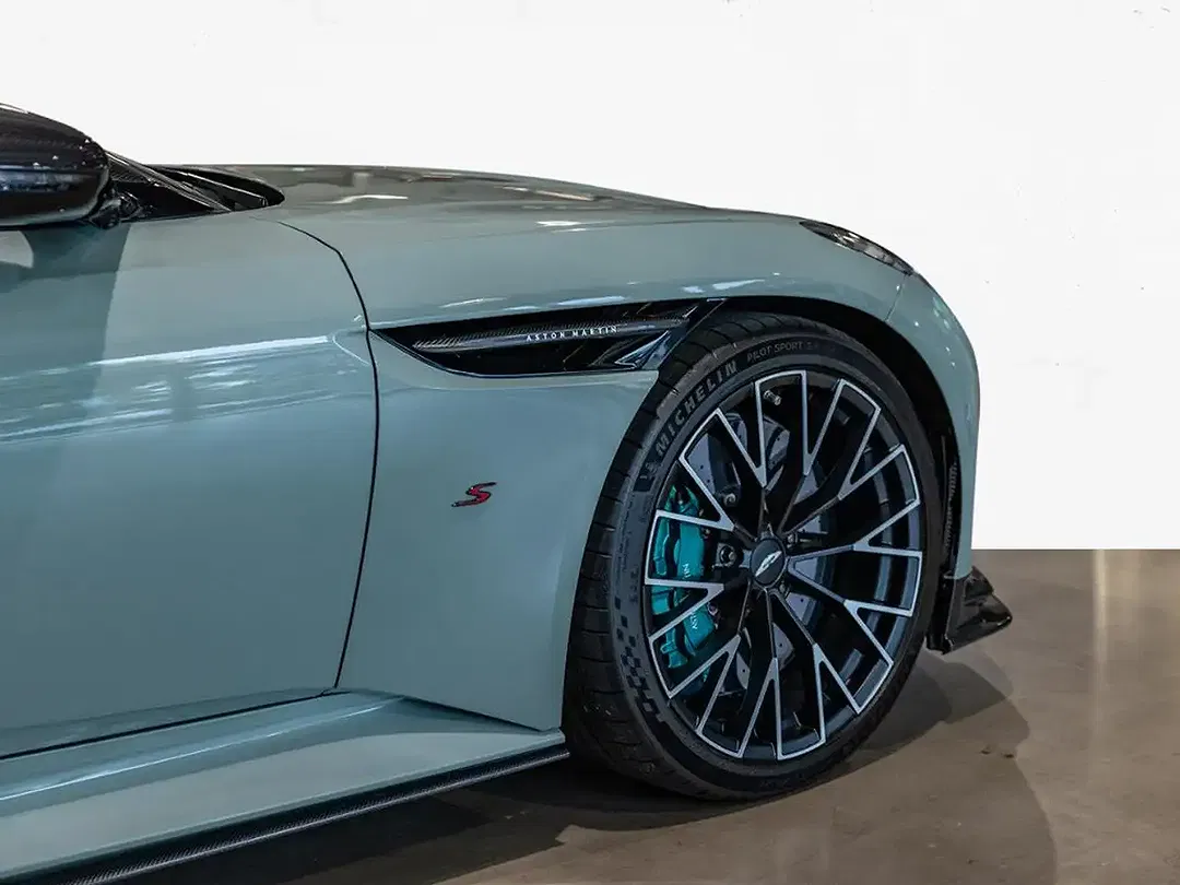 Aston Martin DB12 S Volante - Thumbnail 10