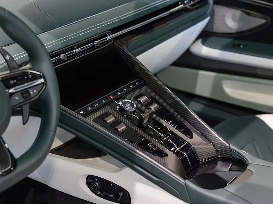 Aston Martin DB12 S Volante - Thumbnail 11
