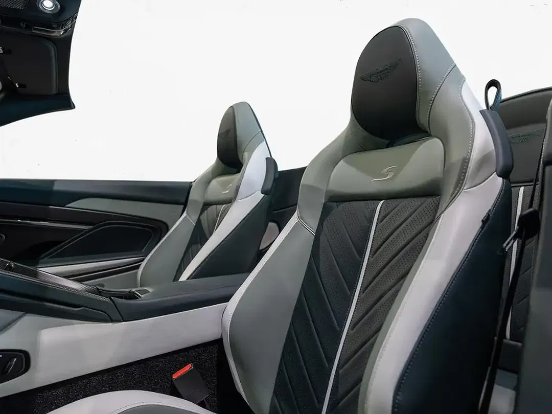 Aston Martin DB12 S Volante - Thumbnail 13