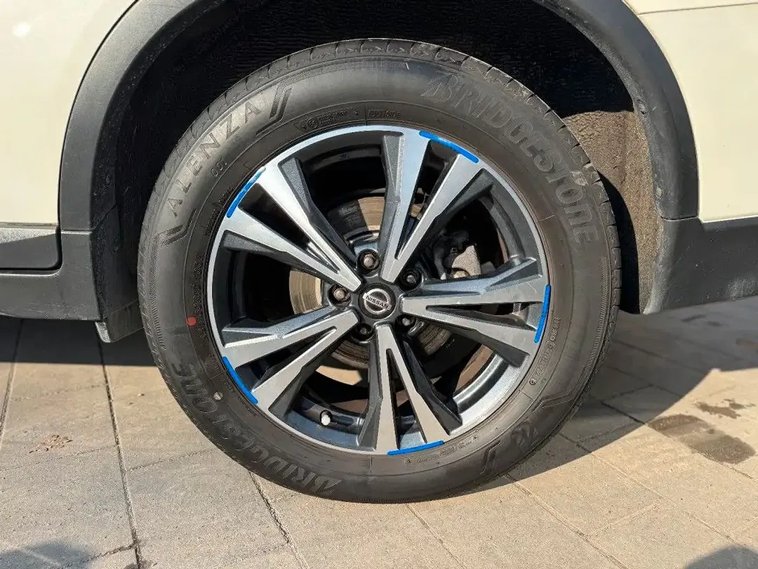 Nissan X-Trail Tekna - Thumbnail 7