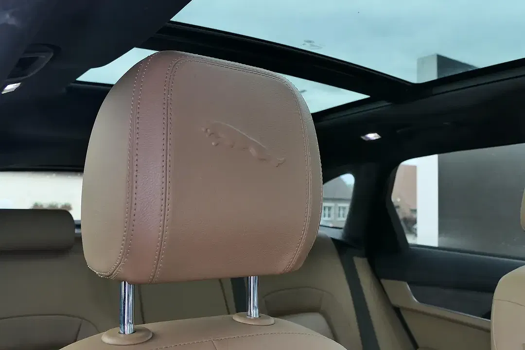 Jaguar F-Pace P400e 4x4 S - Thumbnail 11